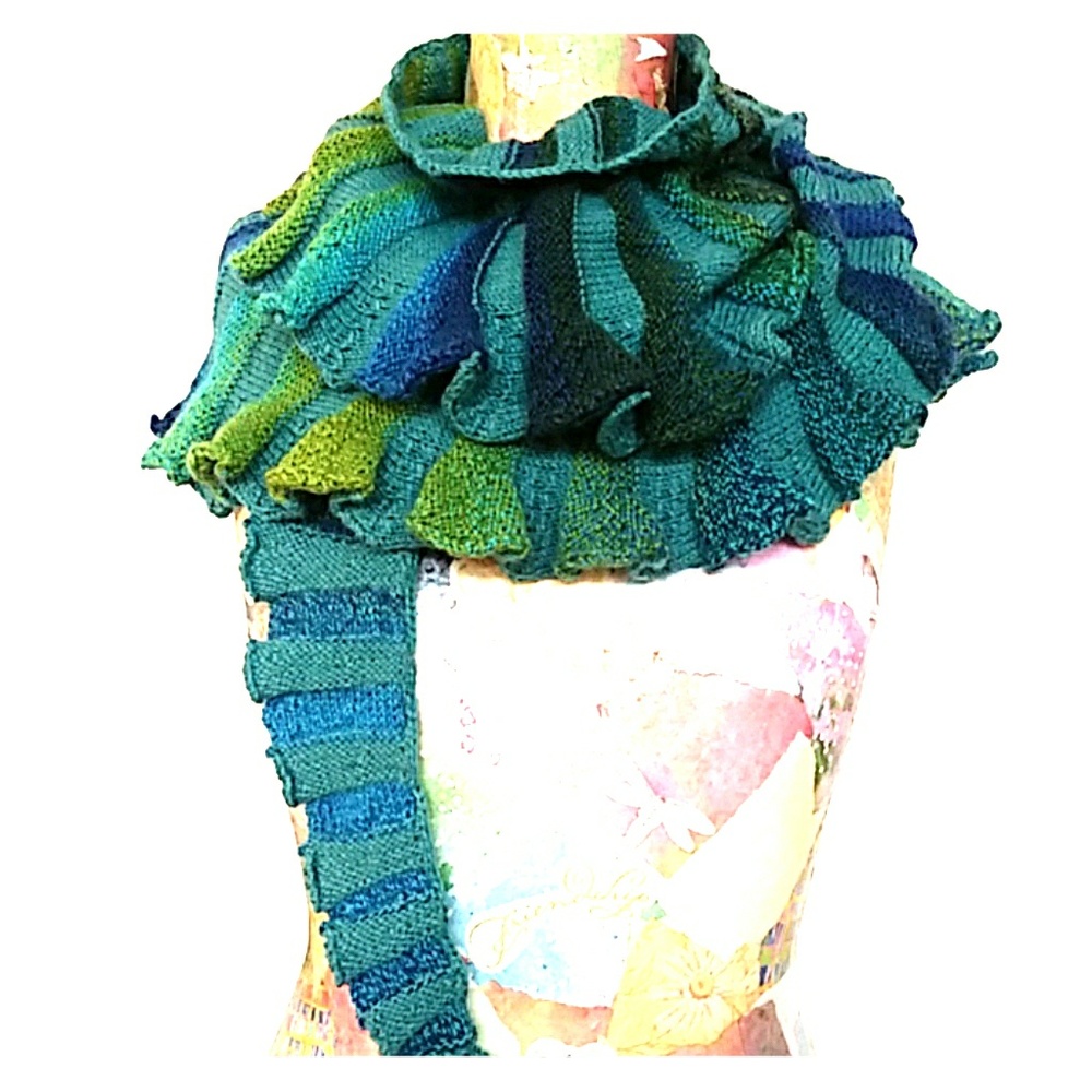 Hand knitted scarf - BRANDNEW - NEVER WORN